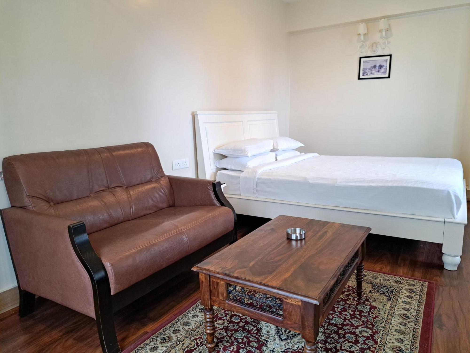 The Heritage Club - Tripura Castle Hotel And Spa Shillong Esterno foto
